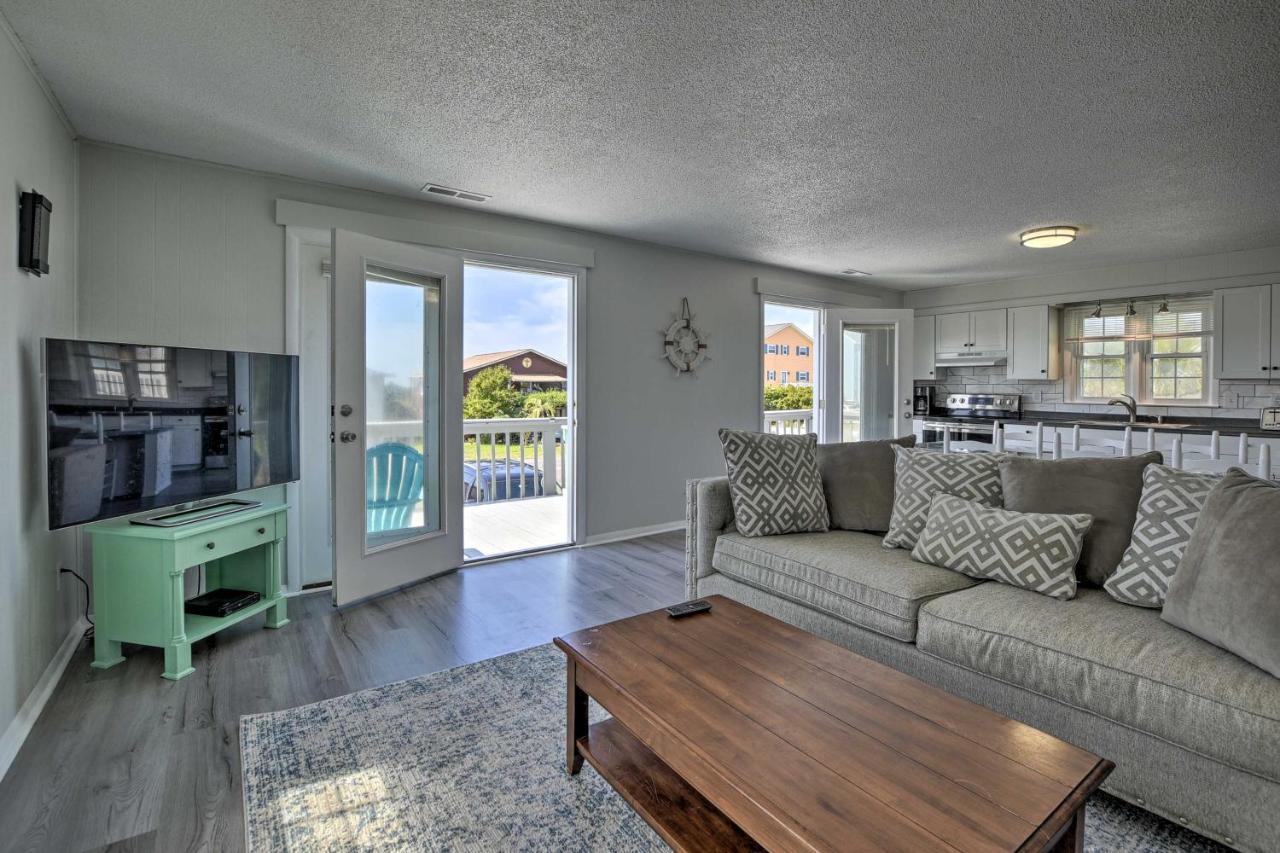 Oak Island Beach Abode With Deck Walk To Shore! Buitenkant foto